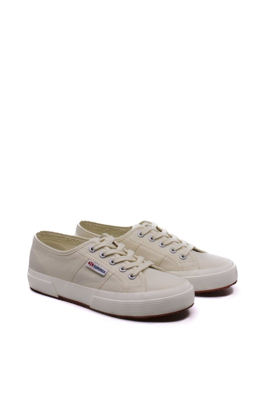 Superga 2750 Cotu Classic Beige Natural - Dear Lucy Sturdy cotton unlined canvas upper
Lace-up closure with metal eyelets for an adjustable fit
Loop signature tag at side
Cushioned footbed provides sustained comfort for all-day wear
Natural rubber, crepe-textured outsole offers traction and durability
Platform measures approximately 1" high 
