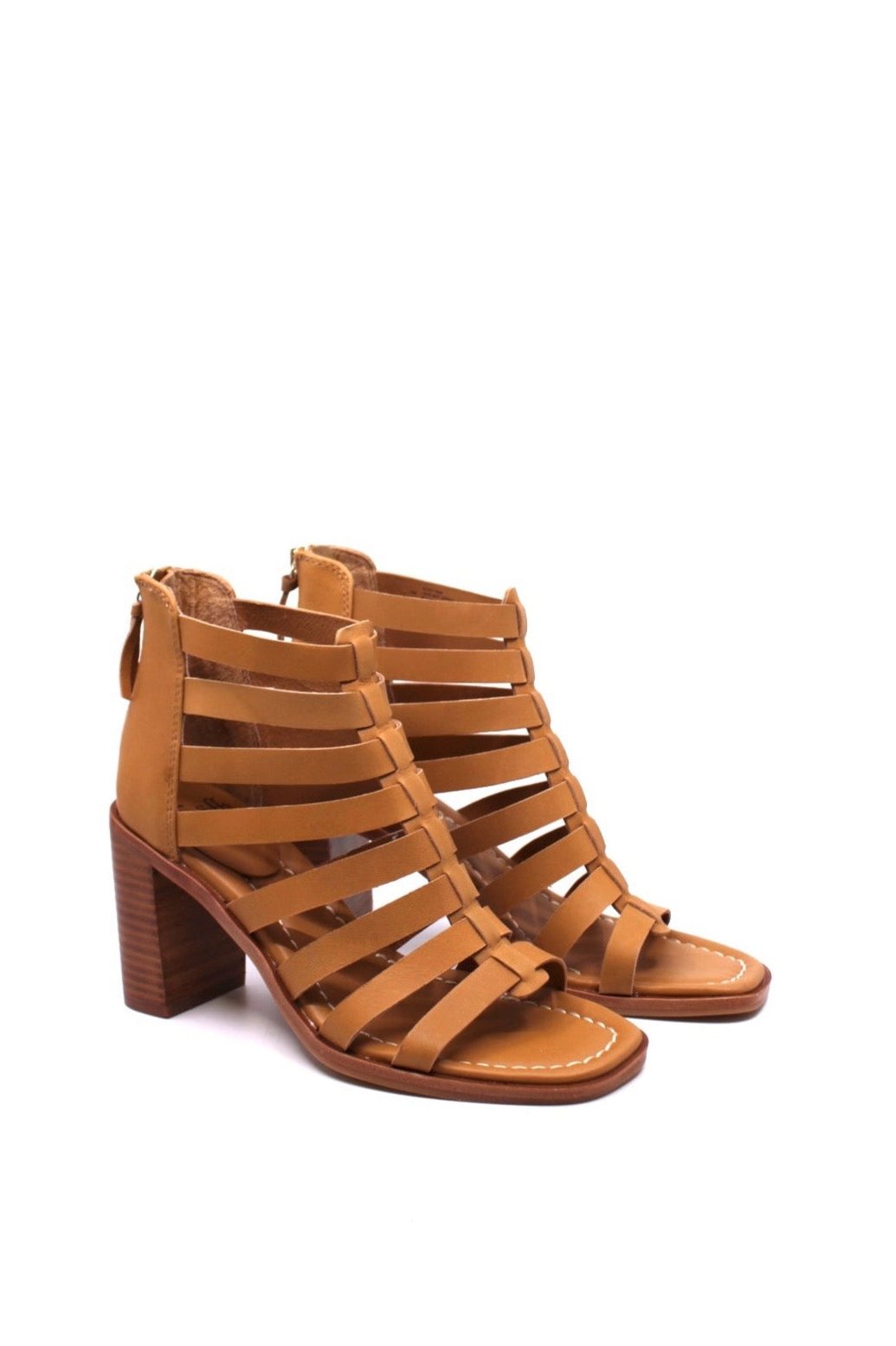 Sofft Stratford Luggage - Dear Lucy Back zipper with matching leather pull
Leather lining
Synthetic-lined footbed, cushioned for extra comfort
Lightweight TPR outsole with leather welt
Stacked heel
Heel Height: 3 1/4 inches