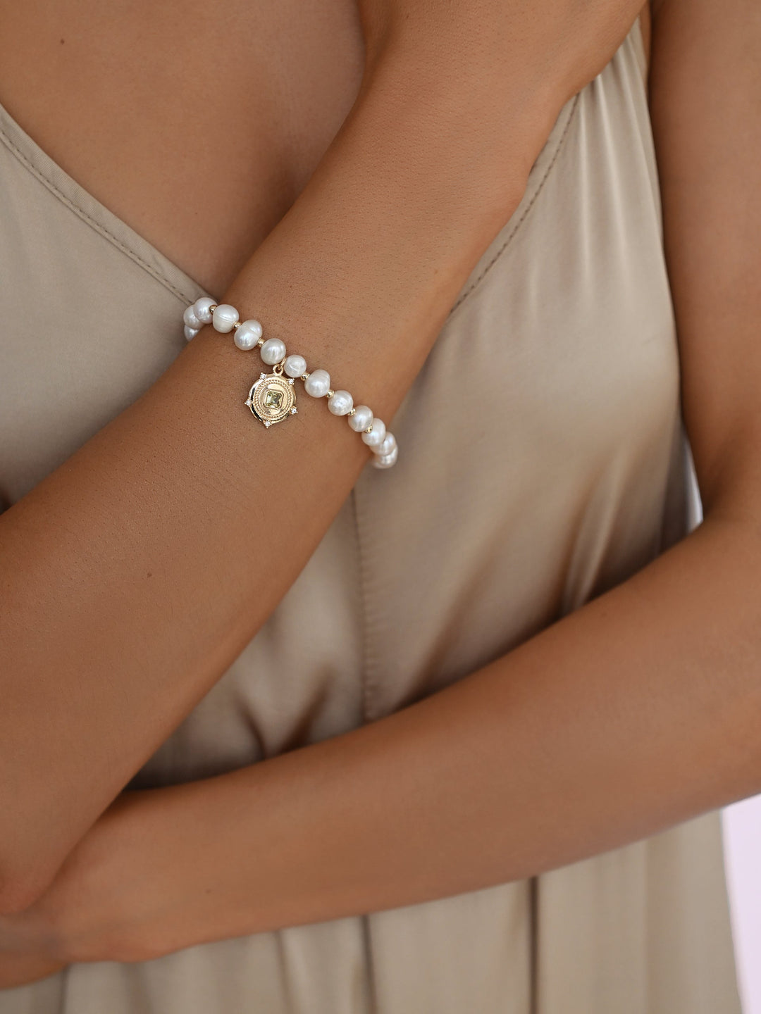 Eternal Gleam Pearl Bracelet - Dear Lucy