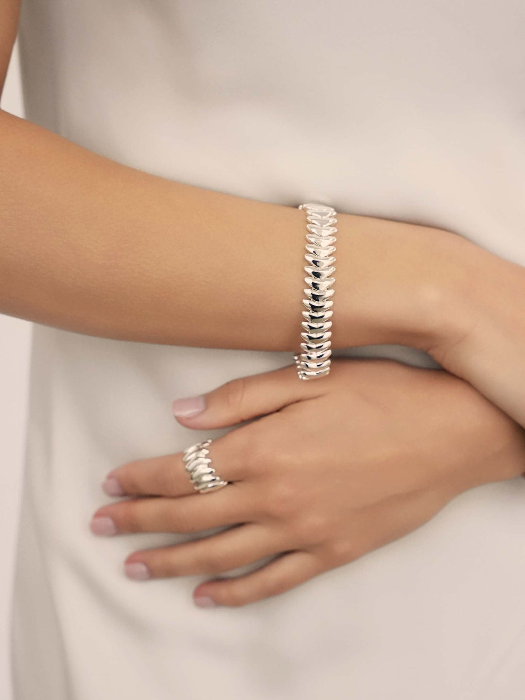 Metal Moderna Bracelet - Dear Lucy