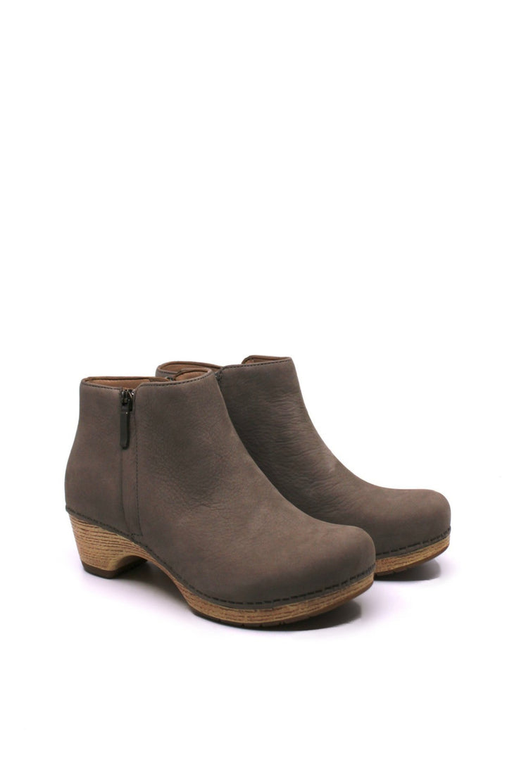 Dansko Lizanne Taupe - Dear Lucy