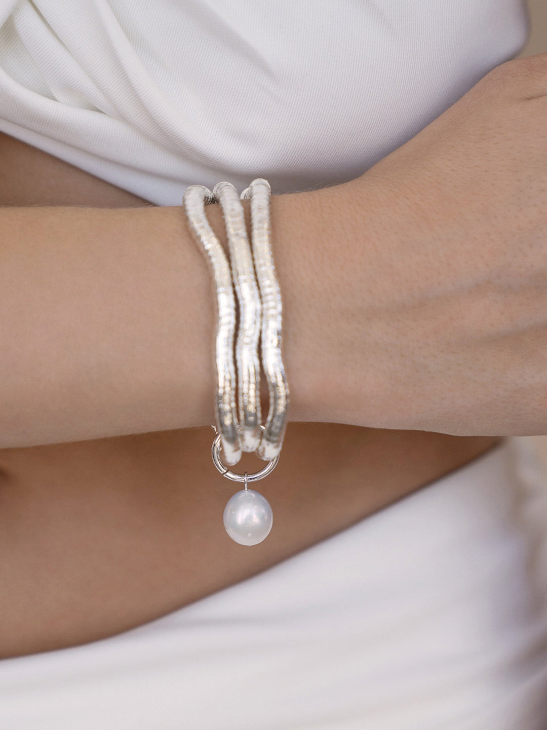 Liquid Gold and Pearl Stretch Bracelet - Dear Lucy