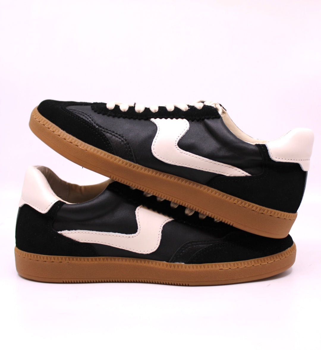 Dolce Vita Notice in Black Suede