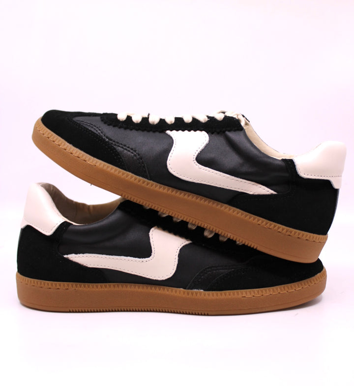 Dolce Vita Notice in Black Suede