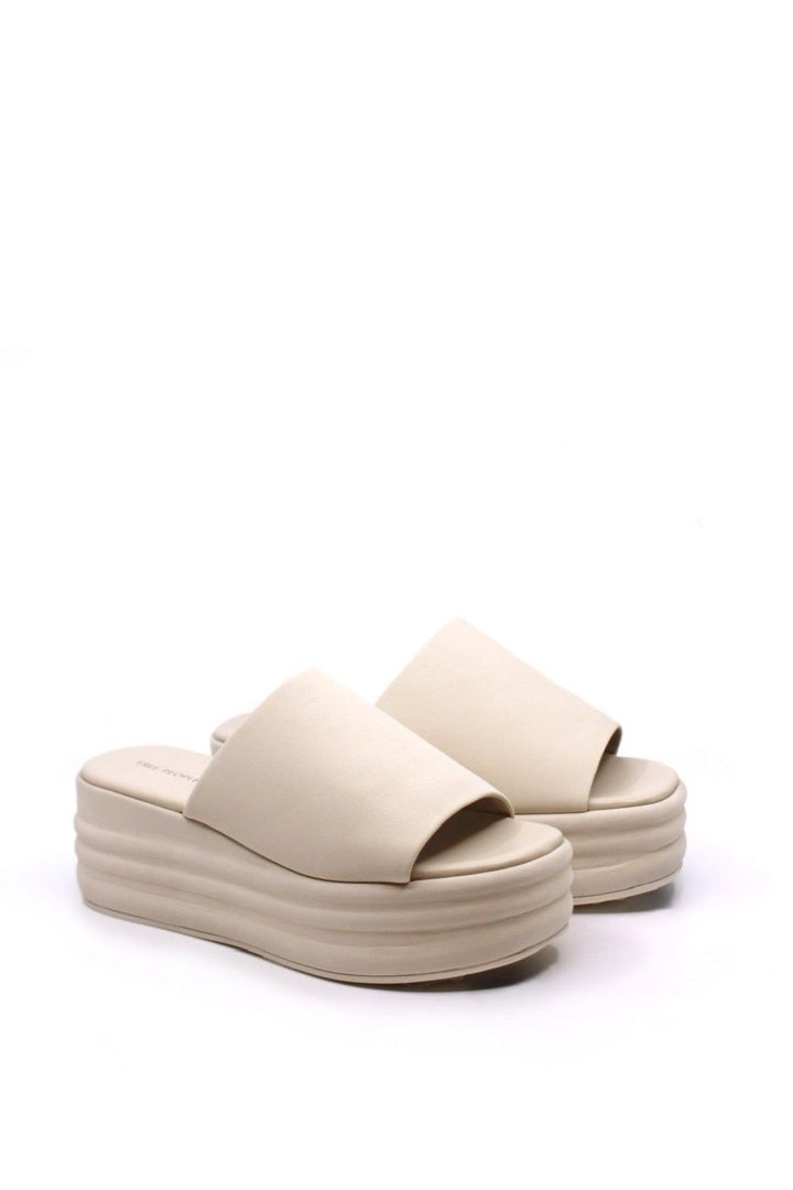 Free People Harbor Flatform Vanilla - Dear Lucy