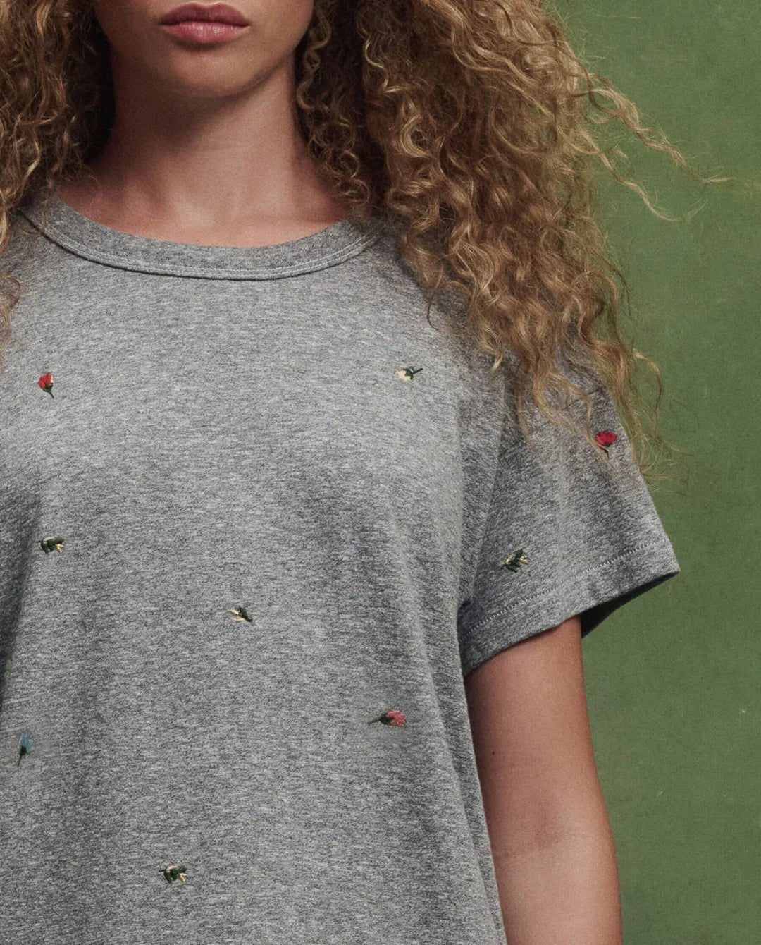 THE GREAT. The Boxy Crew with Tossed Floral Embroidery