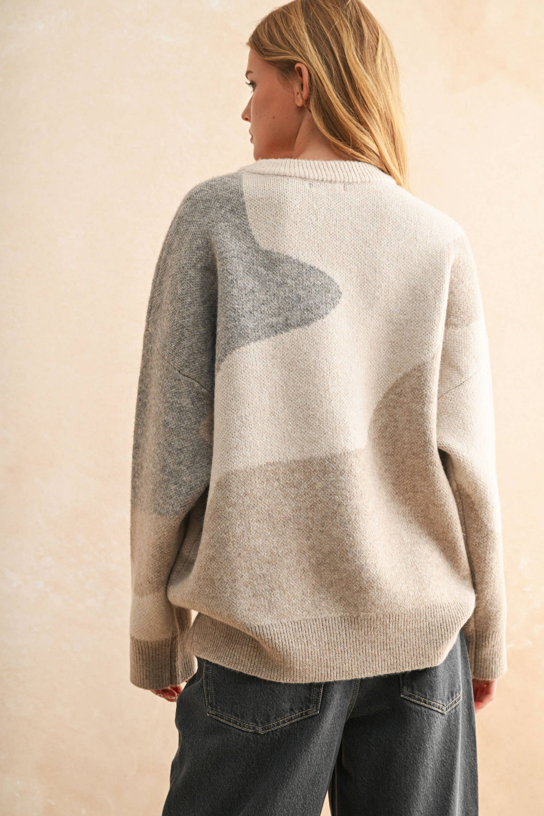 Crew neck sweater top with cream/grey detail