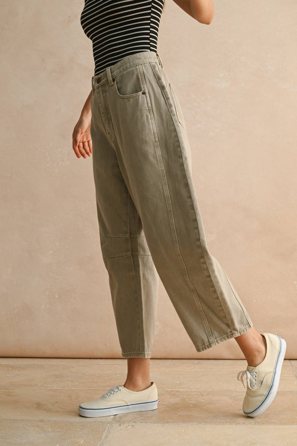cotton barrel cut jeans in stone