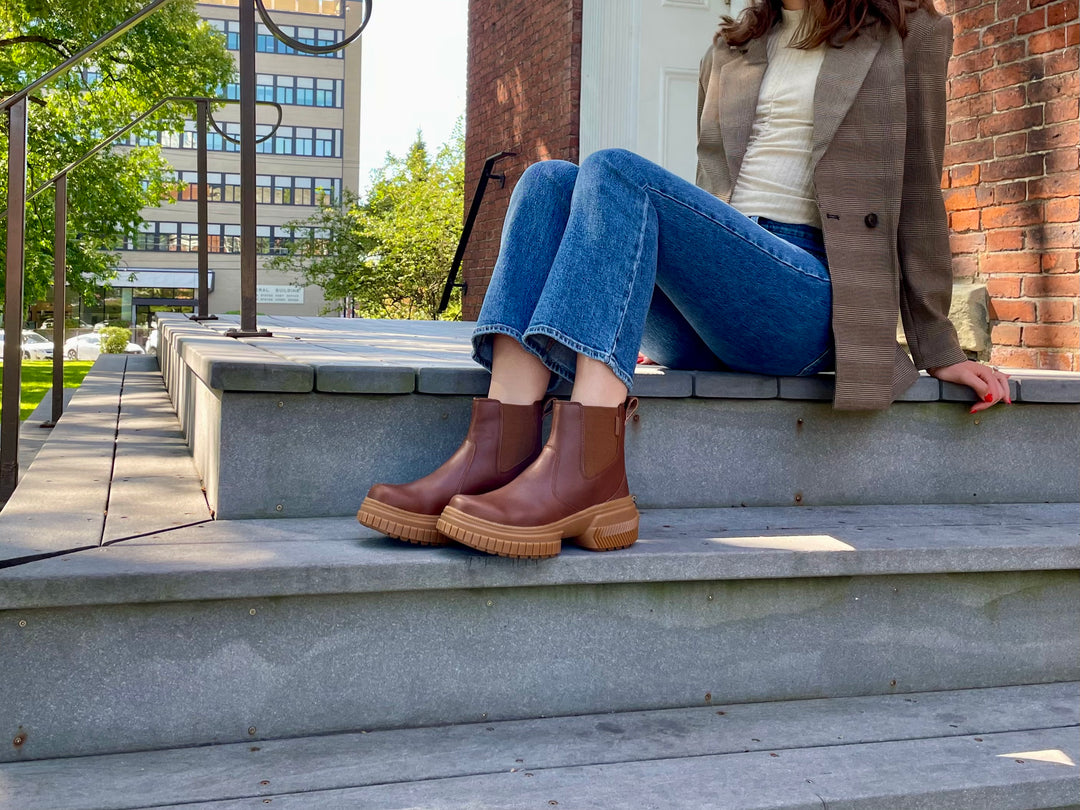 Sorel ONA Ave Chelsea Boot Velvet Tan/Gum - Dear Lucy platform lug sole chelsea all weather boot featuring tan waterproof leather upper and eva slip resistant bottom 