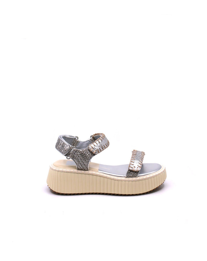 DEBRA is the elevated, on-the-go sandal you need in your life. With a cool, modern platform sole and velcro straps, these shoes are perfect for those on-the-move moments. Comfy and current, they're the go-anywhere, do-anything look you've been searching for