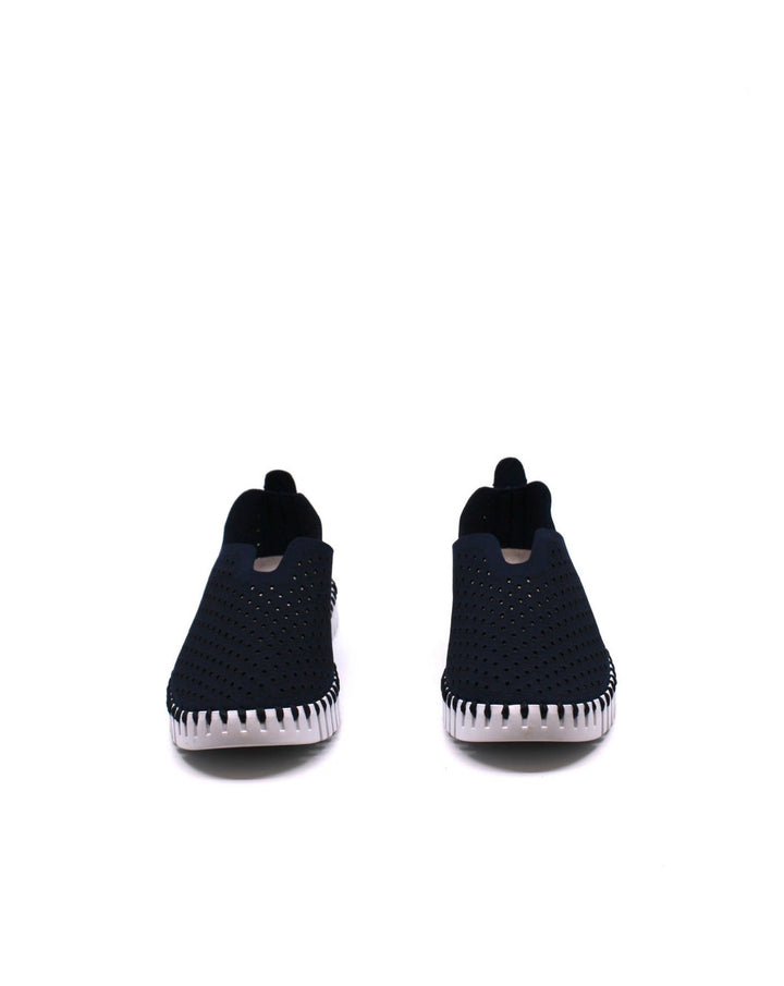 Ilse Jacobsen Tulip 139 Dark Indigo front view- Dear Lucy
Features a perforated design, flexible sole, and easy slip-on style with a rubber sole and flexible leather upper in dark indigo.