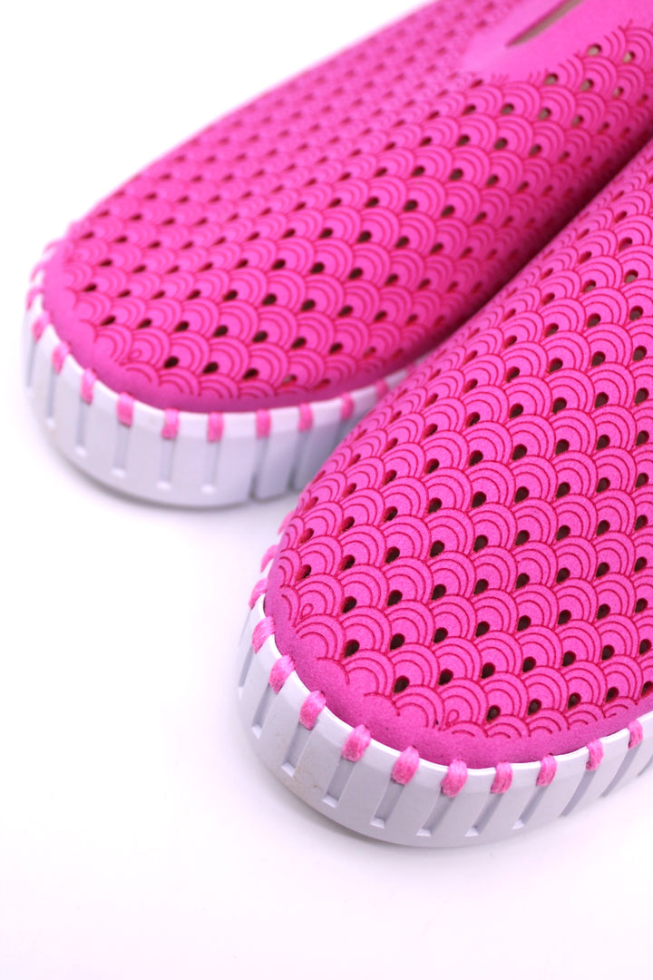 Ilse Jacobsen Tulip 3373 Platform Rose Violet top view- Dear LucyFeatures a perforated design, flexible and platformed sole, and easy slip-on style with a rubber sole and flexible leather upper in rose violet.