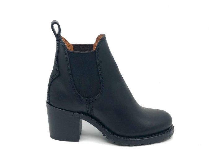 Frye Sabrina Chelsea Black - Dear Lucy