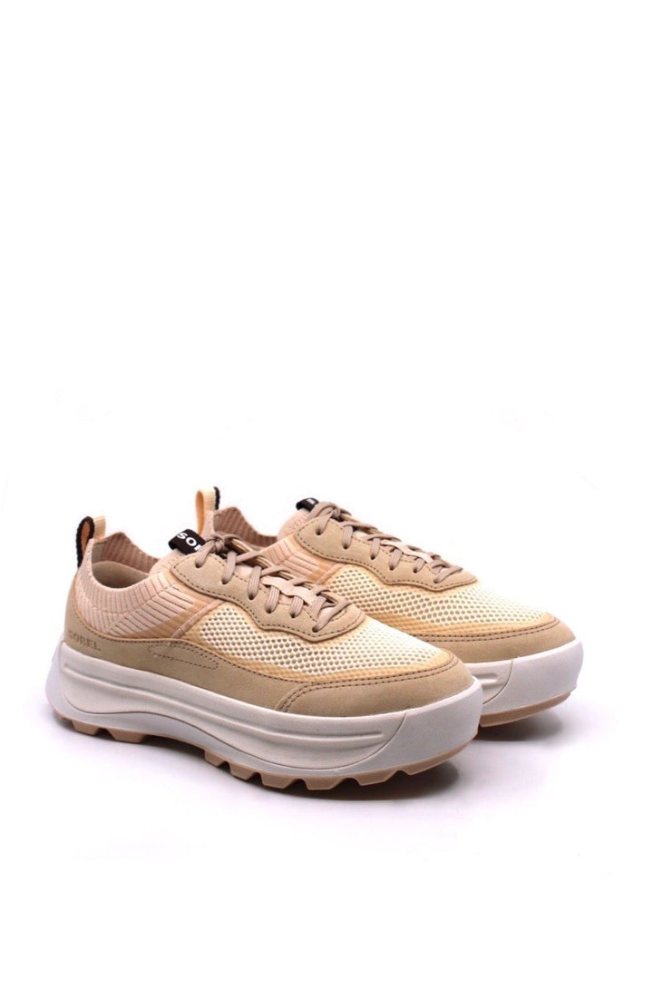 Sorel ONA 503 Knit Low White Peach/Nova Sand - Dear Lucy UPPER: Custom knit collar design combined with breathable mesh upper and suede combination. TPU overlays. Textile lining.
FOOTBED: Removable molded EVA, textile topcover.
MIDSOLE: Lightweight molded Livelyfoam. Midsole made with 10% Bloom, an algae-biomass-containing material.
OUTSOLE: Molded rubber with ground contact EVA.
LACE LENGTH: 40 in.