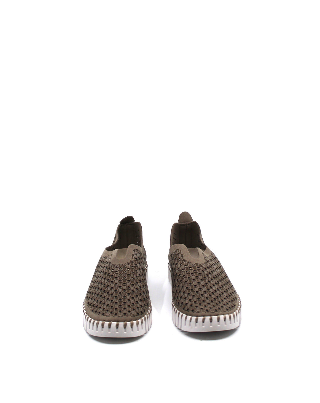 Ilse Jacobsen Tulip 139 Falcon - Dear Lucy
Features a perforated design, flexible sole, and easy slip-on style with a rubber sole and flexible leather upper in falcon.