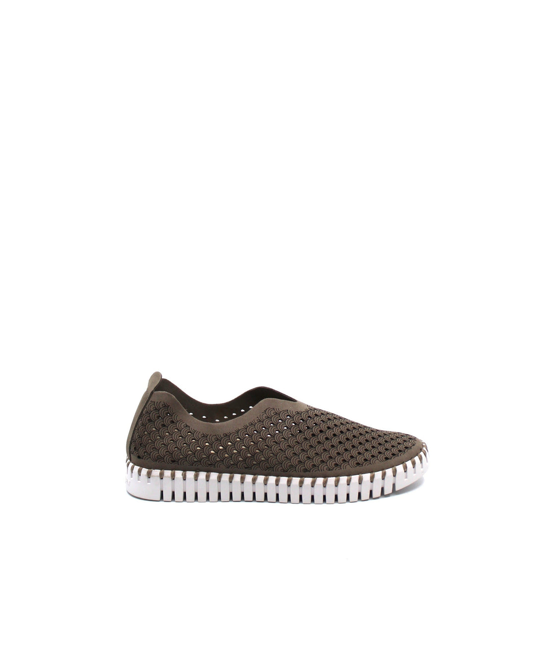 Ilse Jacobsen Tulip 139 Falcon - Dear Lucy
Features a perforated design, flexible sole, and easy slip-on style with a rubber sole and flexible leather upper in falcon.