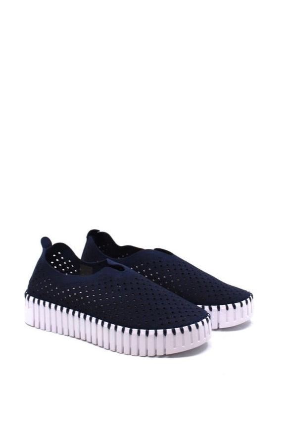 Ilse Jacobsen Tulip 3373 Platform Dark Indigo side view- Dear Lucy
Features a perforated design, flexible and platformed sole, and easy slip-on style with a rubber sole and flexible leather upper in dark indigo.
